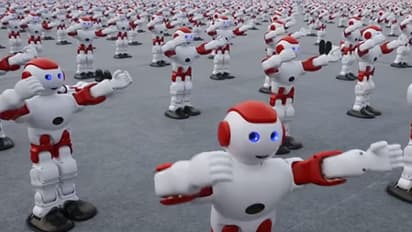 ಕೆಂಪೇಗೌಡ ಏರ್’ಪೋರ್ಟ್’ನಲ್ಲಿ ಇನ್ಮುಂದೆ ಗೈಡ್ ಮಾಡುತ್ತೆ ’ಕೆಂಪ’ ರೋಬೋಟ್