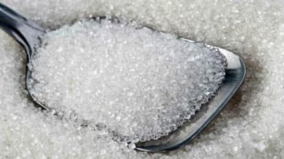 சர்க்கரை சாப்பிடுவதை முற்றிலும் நிறுத்தினால் உங்களுக்குள் நடக்கும் அதிசயங்கள்…