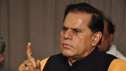 వైసీపీలోకి టిఎస్ఆర్...వైజాగ్ పార్లమెంటుకు పోటి