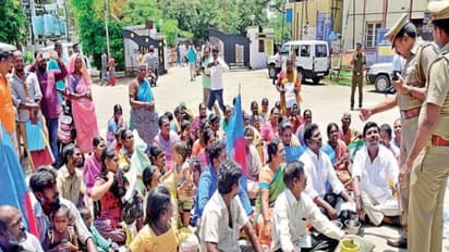 பாய், தலையணையுடன் ஆட்சியர் அலுவலகத்தில் குடியேறிய மக்கள்... இதெல்லாம் வேற லெவல் போராட்டம்...