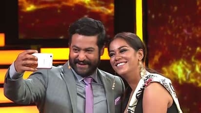 బిగ్ బాస్ హౌజ్ నుంచి ముమైత్ ఔట్..