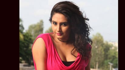 ತುಪ್ಪದ ಹುಡುಗಿಗೆ ಮಂಚಕ್ಕೆ ಕರೆದ ನಟ ಯಾರು ಗೊತ್ತೆ ? ವಿಡಿಯೋ ನೋಡಿದರೆ ನಿಮಗೂ ಶಾಕ್ ಆಗುತ್ತದೆ !