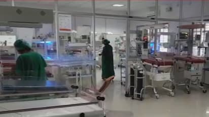 दिल्ली हाईकोर्ट का केजरीवाल सरकार को झटका, 'इलाज में वरीयता ठीक नहीं'