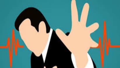 அடுத்தடுத்து உயிர்பலி வாங்கும் நீட்….மதுரைக்கு மகளை அழைத்து வந்த தந்தை மாரடைப்பால் மரணம்….