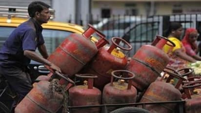 ದೇಶದ ಪ್ರತಿ ಬಡ ಕುಟುಂಬಕ್ಕೂ ಎಲ್ಪಿಜಿ ಗ್ಯಾಸ್ ಸಿಲಿಂಡರ್ ಉಚಿತ