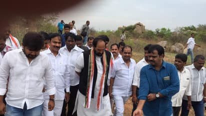 సైదిరెడ్డి స్వగ్రామంలో ఉత్తమ్ను అడ్డుకున్న గ్రామస్తులు (వీడియో)