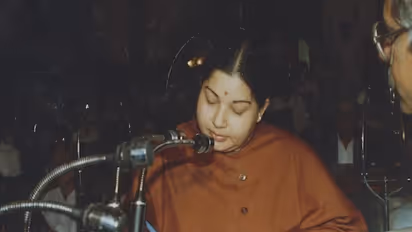 ’என்னது கோமளவள்ளி ஜெயலலிதா பெயரா? குட்டையைக் குழப்பும் டி.டி.வி.தினகரன்