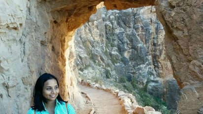 ഈ നദിക്കരയില് ഇരിക്കുമ്പോള് കണ്ണു നിറയുന്നത് എന്തുകൊണ്ടാണ്?