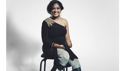 ಕೈಕಾಲು ಕಳೆದುಕೊಂಡು ವಿಧಿಗೆ ಸವಾಲೆಸೆದ ಹುಡುಗಿ