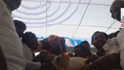 ಸಿಎಂಗೆ ಕುರಿಮರಿ ಗಿಫ್ಟ್: ಇದಕ್ಕೆ ಸಿಎಂ ಮಜವಾಗಿ ಪ್ರತಿಕ್ರಿಯಿಸಿದ್ದು ಹೀಗೆ