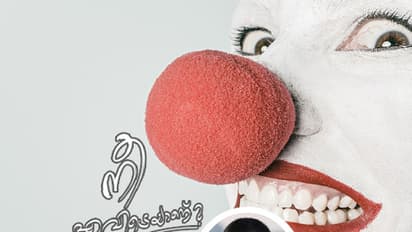 സര്ക്കസ് കൂടാരത്തില് നിന്നും ഇറങ്ങിവന്ന ഒരാള്