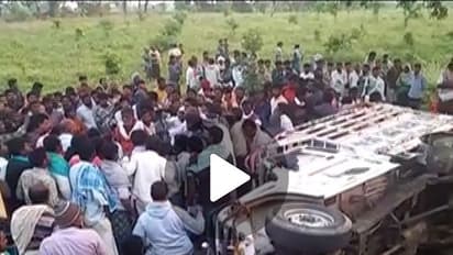 జోగులాంబ గద్వాల జిల్లాలో రోడ్డు ప్రమాదం (వీడియో)