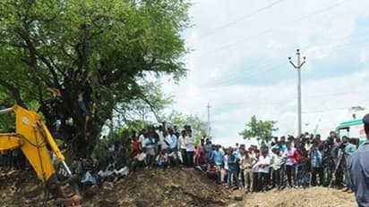 బోరుబావిలో చిన్నారులు: ఒకరి వెలికితీత, మరోకరి కోసం సహాయక చర్యలు