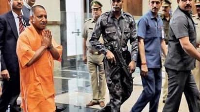 முலாயம், அகிலேஷ், மாயாவதிக்கு பாதுகாப்பு ரத்து- விஐபி கலாச்சாரத்தை முடித்து வைத்த ஆதித்யநாத்