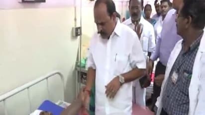 எங்களை சுடுறதுக்கு எவ்வளவு பணம் வாங்கினீங்க ? தூத்துக்குடிக்காரன் கேட்ட கேள்வியில் அலறி அடித்து ஓட்டம் பிடிதத அமைச்சர்!!