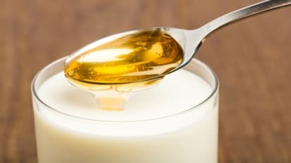 தேனை இந்த உணவுகளுடன் சேர்த்து சாப்பிட்டால் உங்கள் உடலில் நடக்கும் அற்புதங்கள்If you eat honey with these foods, then the miracles happening in your body ...…