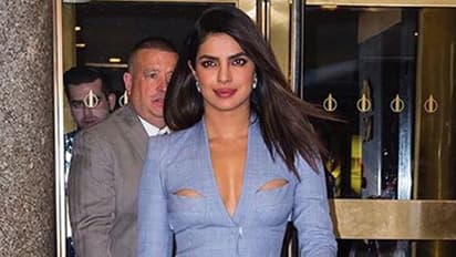 പൗഡര് ബ്ലൂ ബ്ലേസറില് ട്രെന്റി ആയി പ്രിയങ്ക ചോപ്ര