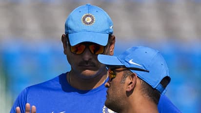 'Those questioning Dhoni should look at their own careers first' Ravi Shastri