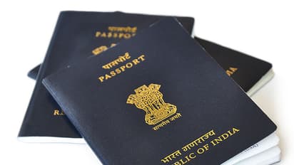 പ്രവാസികള്‍ക്ക് മോശം വാര്‍ത്ത; വിസ നിബന്ധനകള്‍ കര്‍ശനമാക്കുന്നു