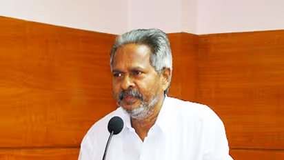 വട്ടിയൂര്‍ക്കാവില്‍ പീതാംബരകുറുപ്പ് വേണ്ട; കെപിസിസി ആസ്ഥാനത്ത് പ്രതിഷേധം