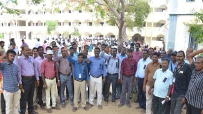 காவிரி மேலாண்மை வாரியம் அமைக்க வலியுறுத்தி முதுநிலை பட்டதாரி ஆசிரியர்கள் ஆர்ப்பாட்டம்...