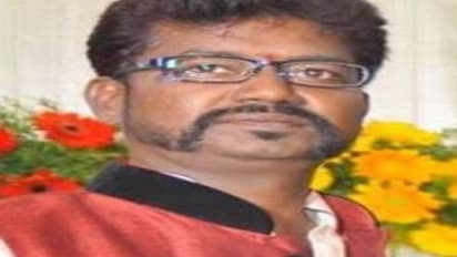 எடப்பாடியை தூக்கிட்டு சினிமாத் துறையை சேர்ந்தவரை முதல்வராக்குவோம் - லெஃப்ட் அன்ட் ரைட் வாங்கிய டைரக்டர்…