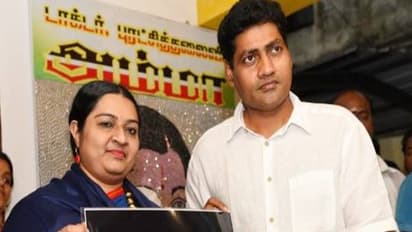 விட மாட்டேன்றாங்க... வரிந்து கட்டும் தீபா...! தாங்குமா ஆர்.கே.நகர்..?