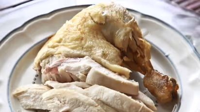 அரைவேக்காடாக கோழிக்கறியை சாப்பிட்டால் பக்கவாதம் வருமாம். ஆய்வு சொல்லுது..