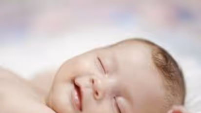 ஏன் குழந்தைகள் நீண்ட நேரம் தூங்க வேண்டும். இதை வாசிங்க தெரியும்...