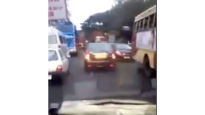 ഇവനെ എന്ത് ചെയ്യണം; ആംബുലന്‍സിന് വഴി മുടക്കി ടാക്സി ഡ്രൈവറുടെ പരാക്രമം