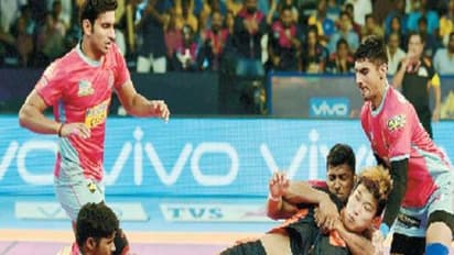 புரோ கபடி: ஜெய்ப்பூர் அணியை வீழ்த்தி நூலிழையில் வெற்றியை ருசித்தது பெங்கால் வாரியர்ஸ்…