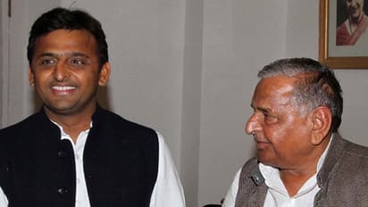 സമാജ്വാദി പാര്ട്ടിയില് കുടുംബ കലഹം; അഖിലേഷ് യാദവിന് പാര്ട്ടി പദവി നഷ്ടമായി