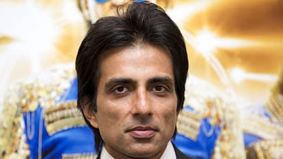 'সারা জীবনের সেরা পুরষ্কার', পুজোতে পরিযায়ীদের 'ভগবান' সোনু সুদ আসতে পারে কলকাতায়