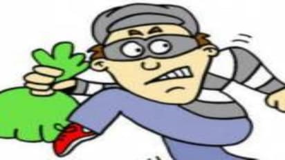 பேருந்தில் மயக்க மருந்து கலந்த குளிர்பானத்தை கொடுத்து வயதான தம்பதியிடம் 14 சவரன் நகைக் கொள்ளை…