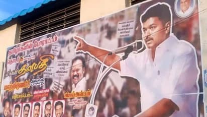 "தத்தளிக்கும் தமிழ்நாடே இனி தளபதியை நாடு"... தூங்காநகரில் துவம்சம் பண்ணும் ரசிகர்கள்... ஊர் முழுவதும் அதகளமாகும் அரசியல் போஸ்டர்கள்!