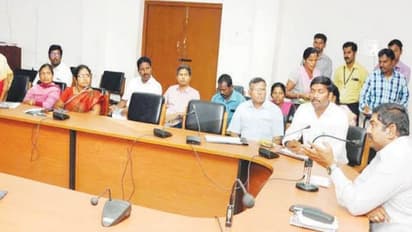 பள்ளி மாணவ, மாணவிகள் மூலம் காசநோய் குறித்து விழிப்புணர்வு ஊர்வலங்கள் நடத்த ஆட்சியர் அறிவுரை...