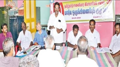 ஜி.எஸ்.டி-யை எதிர்த்து தமிழகம் முழுவதும் சாலையோர வியாபாரிகள் ஆர்ப்பாட்டத்தில் ஈடுபட முடிவு…