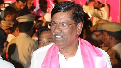 కేసీఆర్ పై తిరగబడ్డ ఖమ్మం టీఆర్ఎస్ నేత