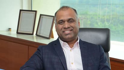 మా సంసారంలో నిప్పులు పోయకు.. చిరుకి పీవీపీ రిక్వెస్ట్