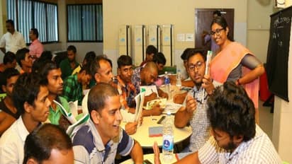 வெளி மாநில தொழிலாளர்களுக்கு மலையாளம் கற்பிக்கும் கேரள அரசு - 2-வது எழுத்தறிவுப் புரட்சி