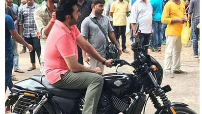 ഹാര്‍ലി ഡേവിഡ്സണില്‍ മമ്മൂട്ടിയുടെ തകര്‍പ്പന്‍ പ്രകടനം;വീഡിയോ