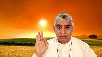 ಬಾಬಾ ರಾಮ್'ಪಾಲ್ ಕತೆ; ಎಂಜಿನಿಯರ್'ನಿಂದ ಸತ್'ಲೋಕಕ್ಕೆ; ಹಾಲಿನಲ್ಲೇ ಸ್ನಾನ; ಗಲಾಟೆ ಗದ್ದಲ