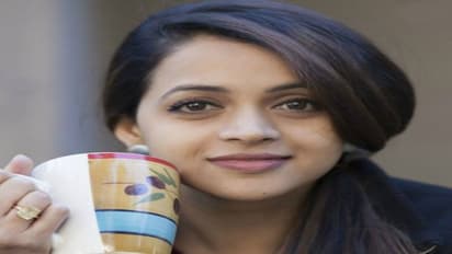 யாருடன் இருக்கிறார் பாவனா...??? இப்போது அவர் நிலை இதுதான்...