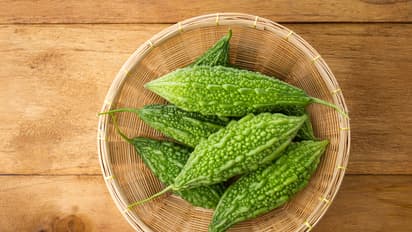 జర జాగ్రత్త.. కాకరకాయను తిన్న తర్వాత వీటిని అస్సలు తినకండి.. తిన్నారో మీ పనిఅంతే..