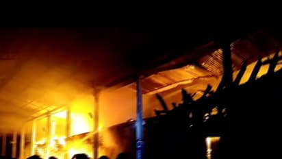 തൃശൂര് തിരുവില്വാമല ക്ഷേത്രത്തില് തീപിടിത്തം