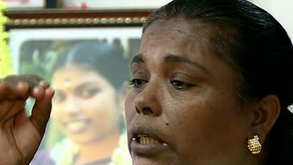 കോടതി വിധിയില് സന്തോഷം, നീതിപീഠത്തോട് തീരാത്ത നന്ദി: ജിഷയുടെ അമ്മ