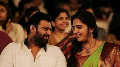 ஆமாம்...எங்கள் இருவருக்கும் இடையே “இது உள்ளது “..! அனுஷ்கா உடனான கிசு கிசுக்கு முற்றுபுள்ளி வைத்தார் பிரபாஸ்..!