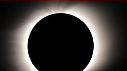 দশকের প্রথম চন্দ্রগ্রহণ, কোন রাশিগুলির উপর কেমন প্রভাব পড়বে