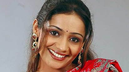 ദുല്ഖര് സല്മാന് ചെയ്തതാണ് ചങ്കൂറ്റം: മീരാ വാസുദേവന്