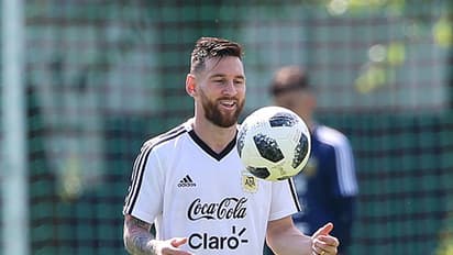 സാംപോളി കാഴ്ചക്കാരന്, അര്ജന്റീനയുടെ കോച്ചും ക്യാപ്റ്റനുമെല്ലാം മെസി ?